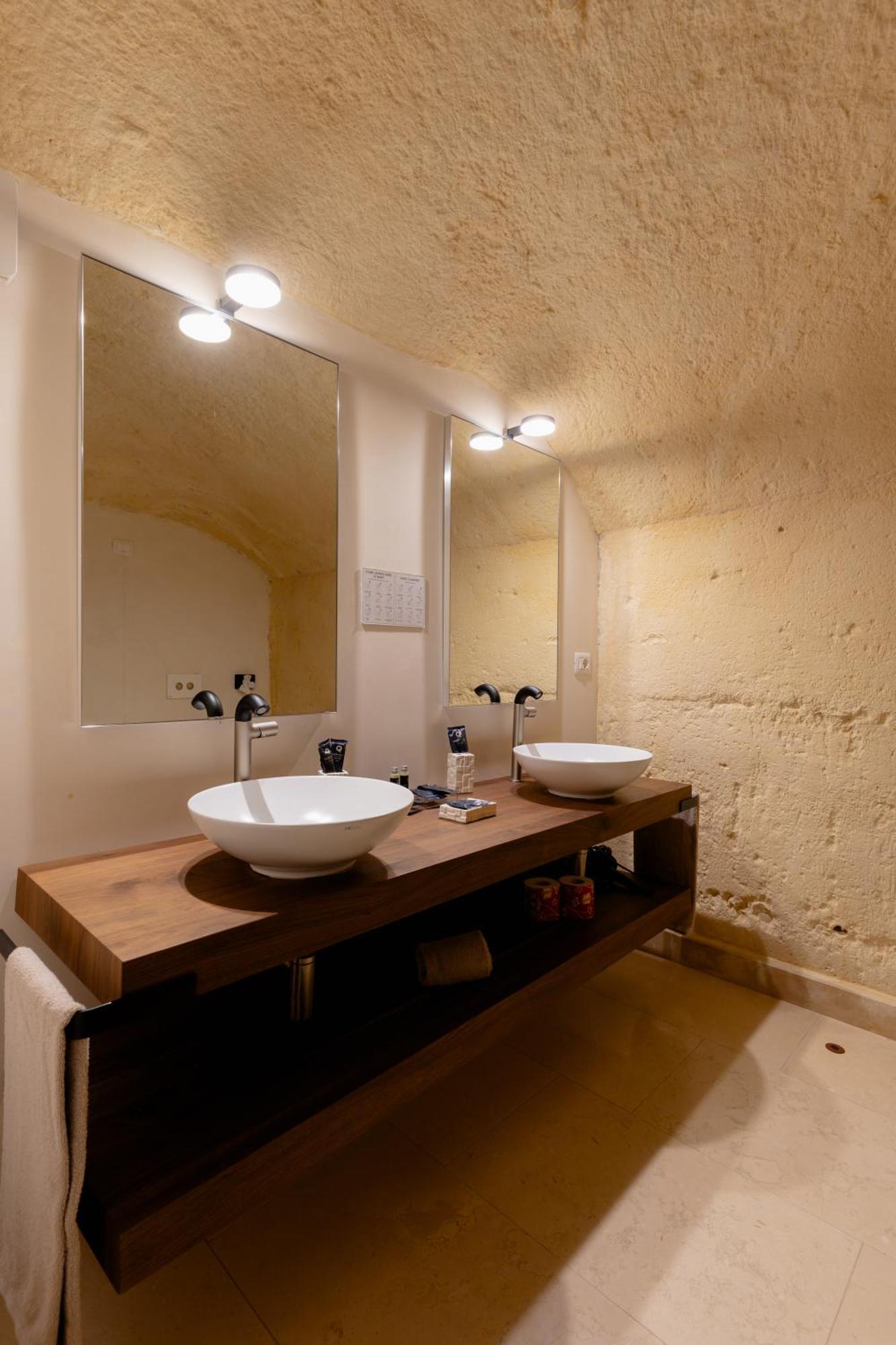 King Suite Spa Bath